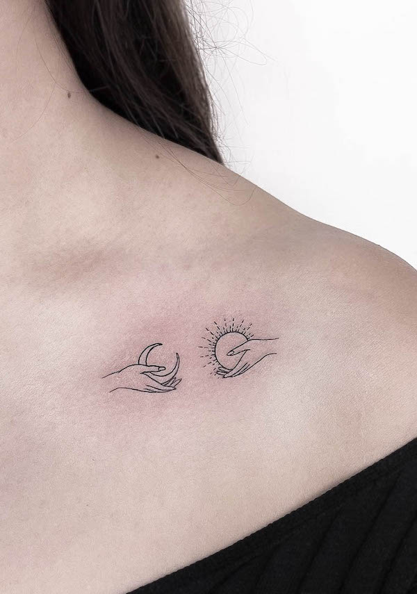 Simpatico tatuaggio della clavicola con sole e luna di @oztattoom