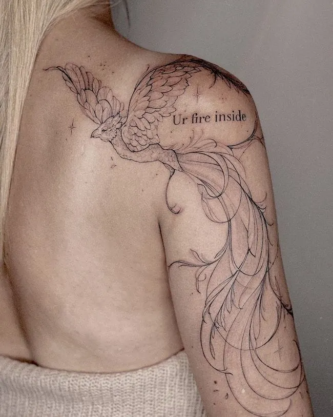 Tatuaggio Phoenix di @aksinya.tattoo