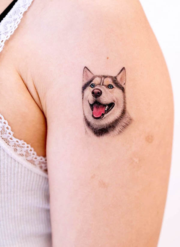 Adorabile tatuaggio husky di @paw.tattoo