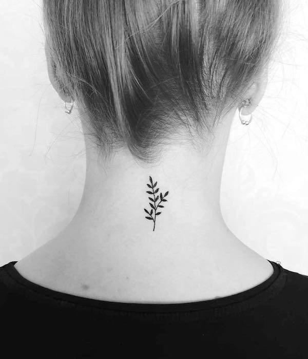 Tatuaggio sul collo
